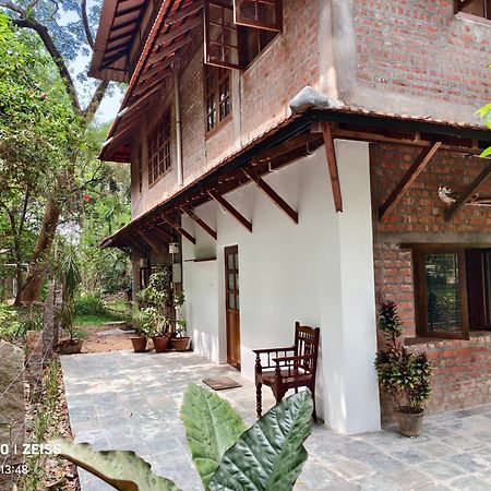 Isai Ambalam Guest House Pondicherry Esterno foto