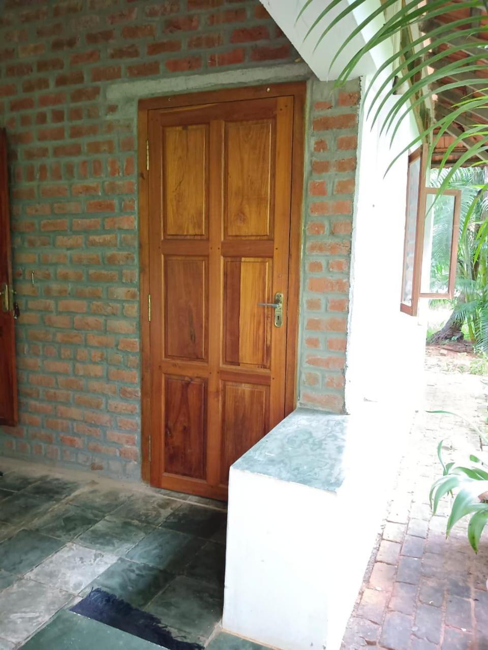Isai Ambalam Guest House Pondicherry Esterno foto