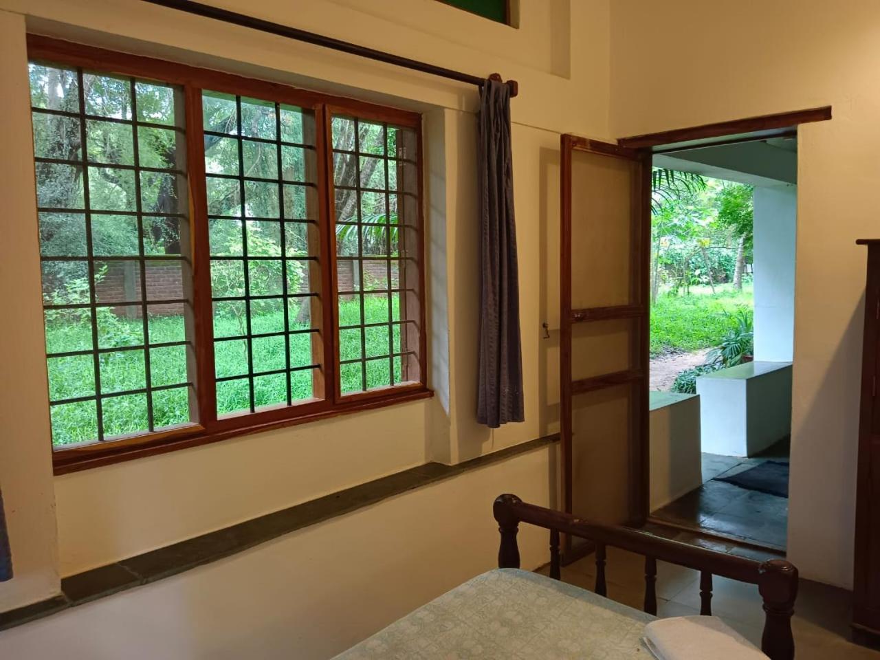 Isai Ambalam Guest House Pondicherry Esterno foto